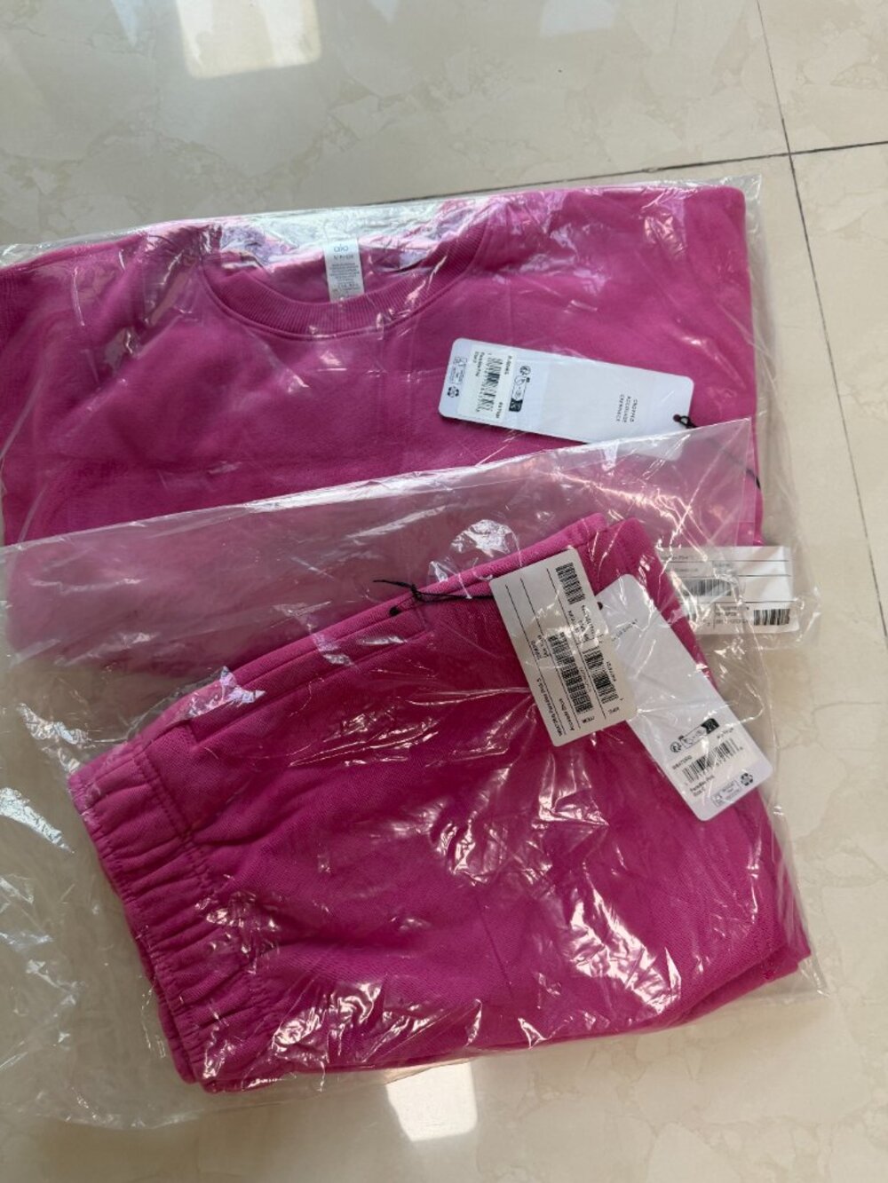 ALO Yoga Set Cropped Accolade Crewneck With Short - Picture 4 of 4